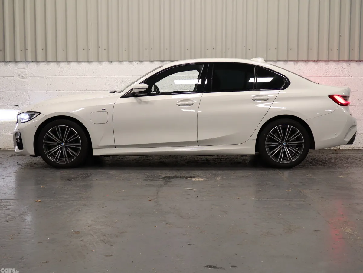 BMW 3-Series Saloon, Petrol Plug-in Hybrid, 2020, White