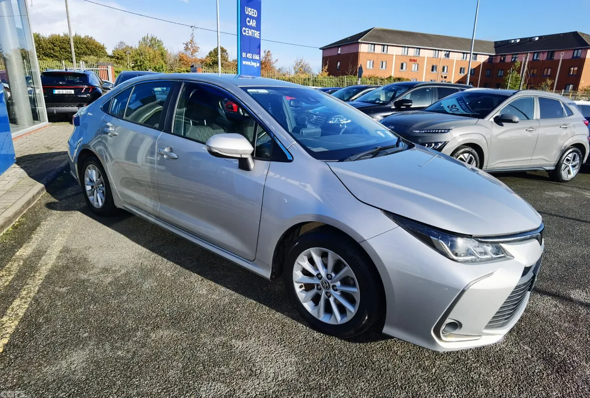 Toyota Corolla Saloon, Petrol Hybrid, 2022, Grey