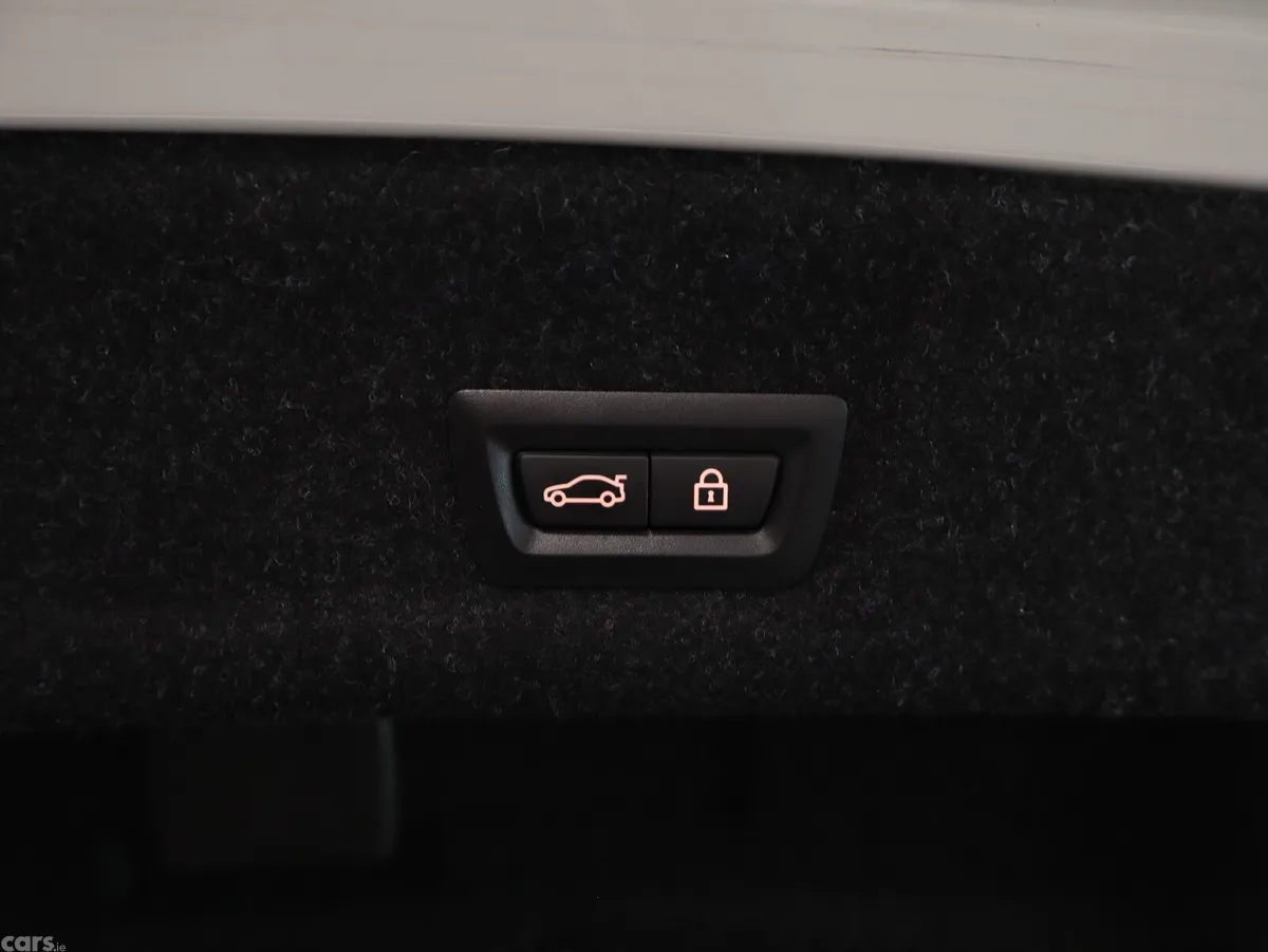 BMW 3-Series Saloon, Petrol Plug-in Hybrid, 2020, White