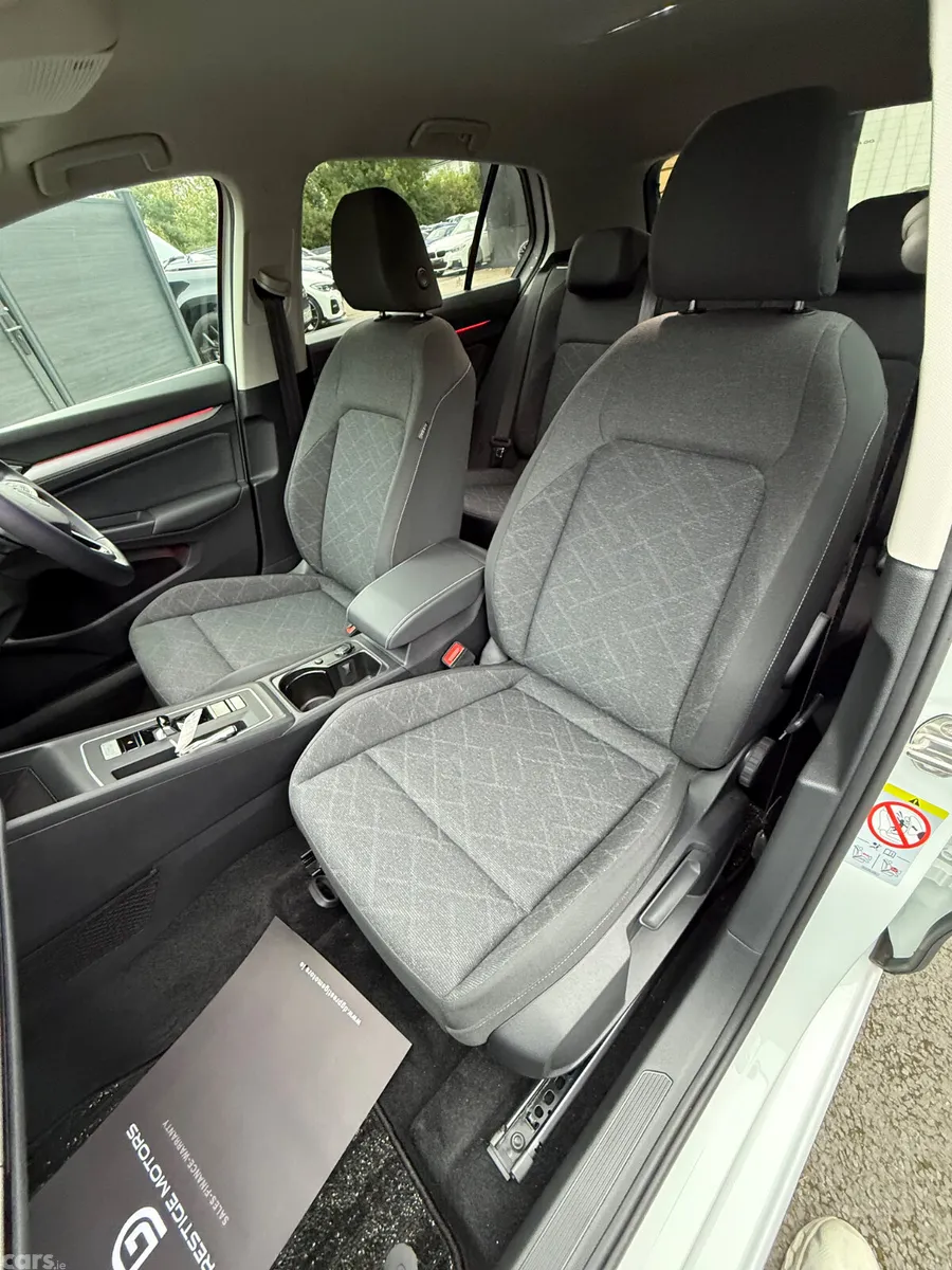 Volkswagen Golf Hatchback, Diesel, 2023, White