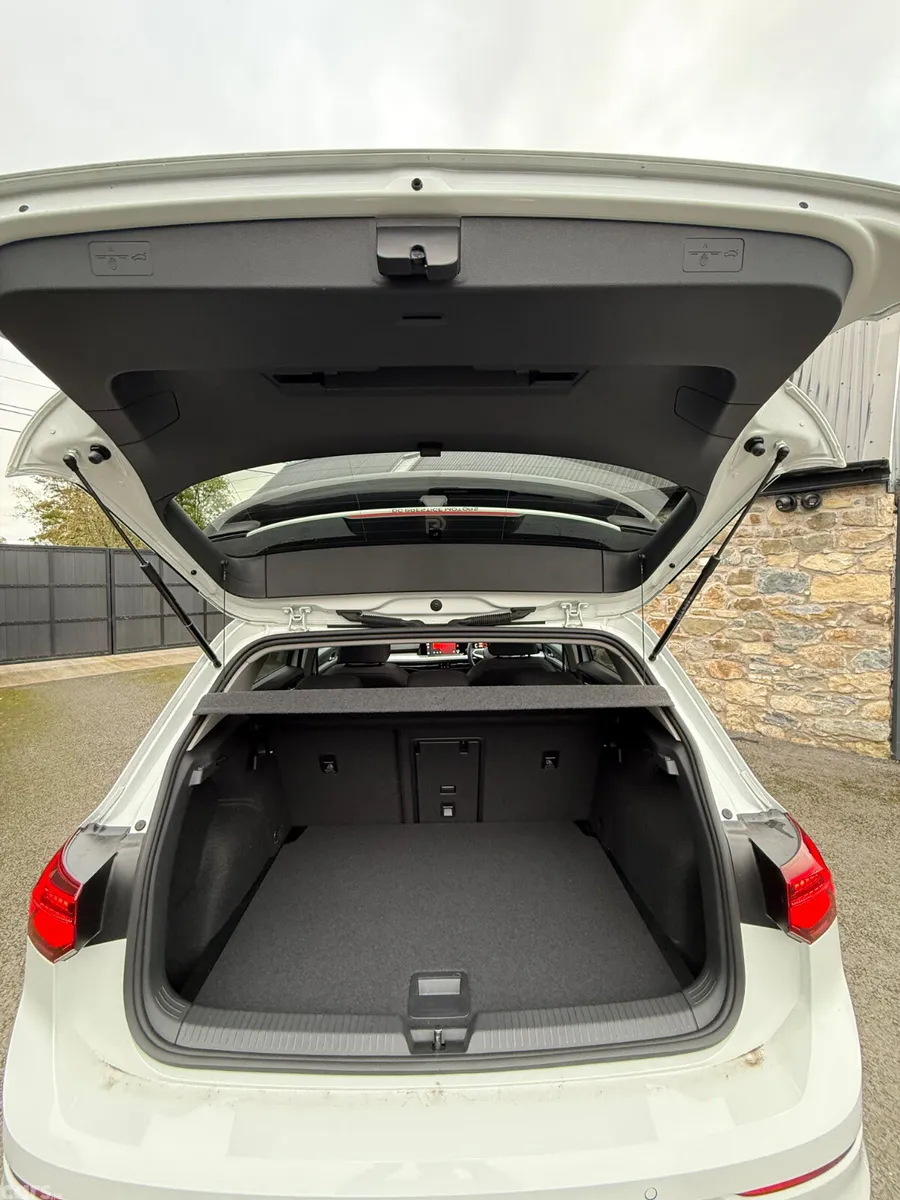 Volkswagen Golf Hatchback, Diesel, 2023, White