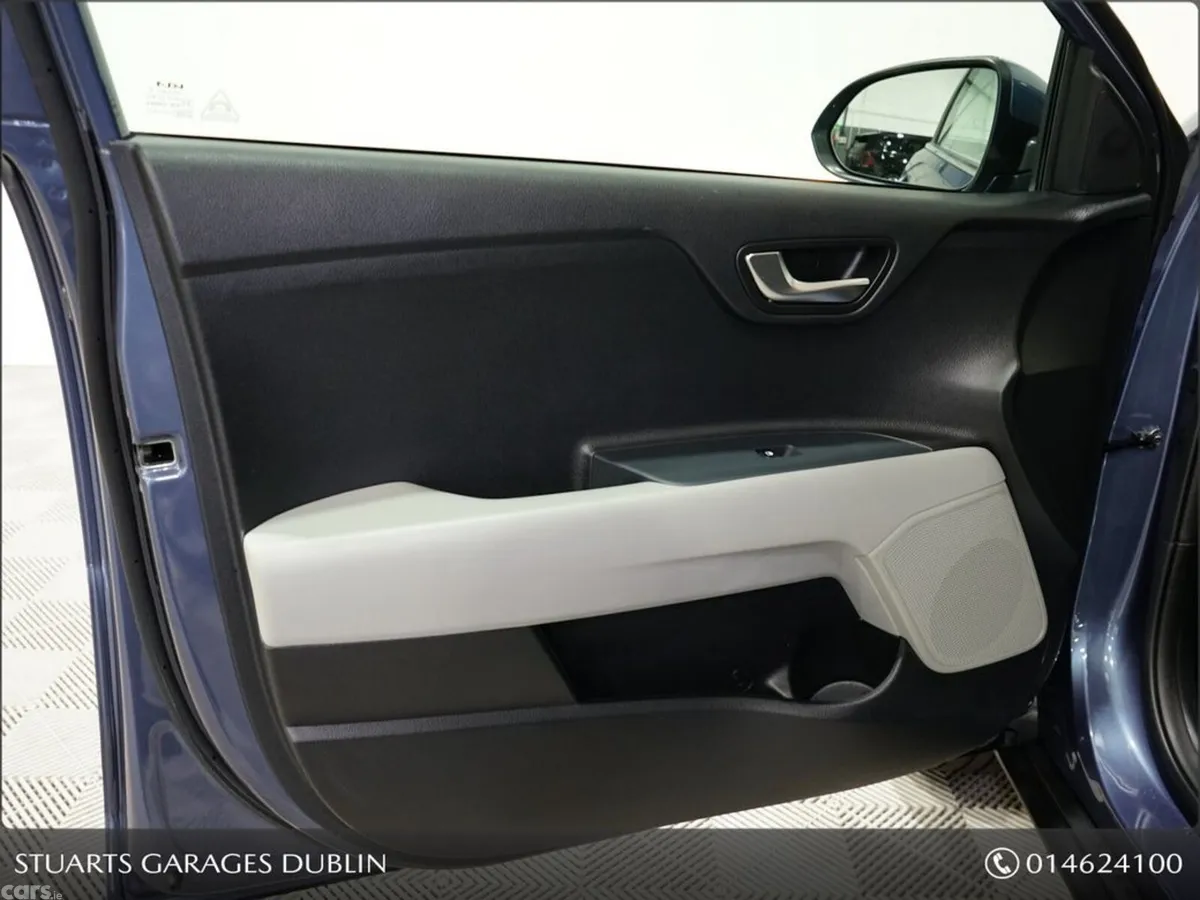 Kia Stonic Estate, Petrol Hybrid, 2025, Blue