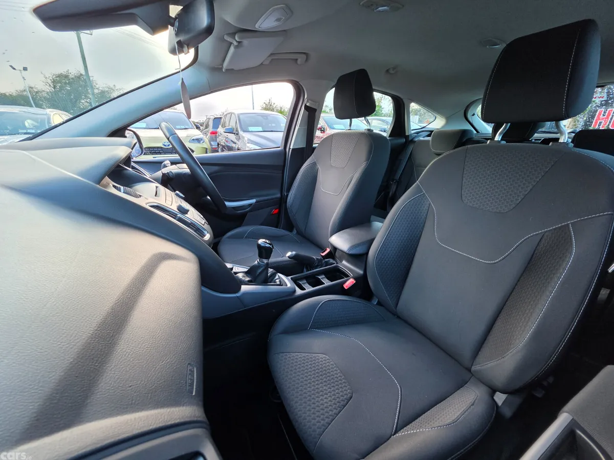 Ford Focus Hatchback, Petrol, 2017, Black
