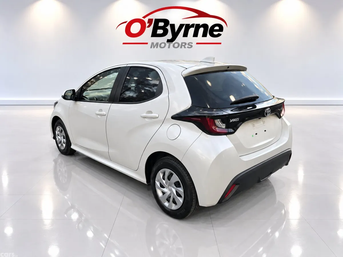Toyota Yaris Hatchback, Petrol, 2021, White