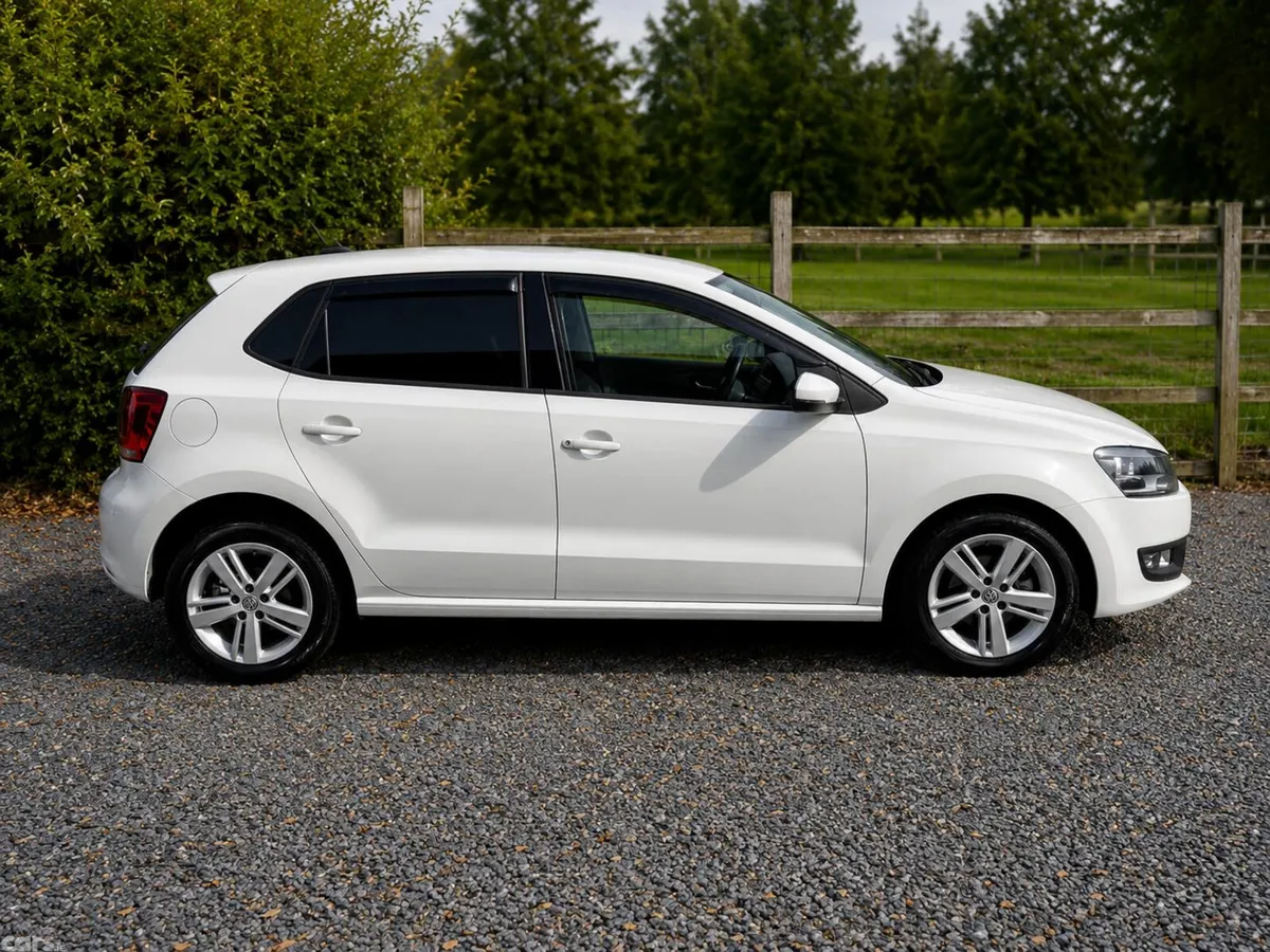 Volkswagen Polo Hatchback, Petrol, 2013, White