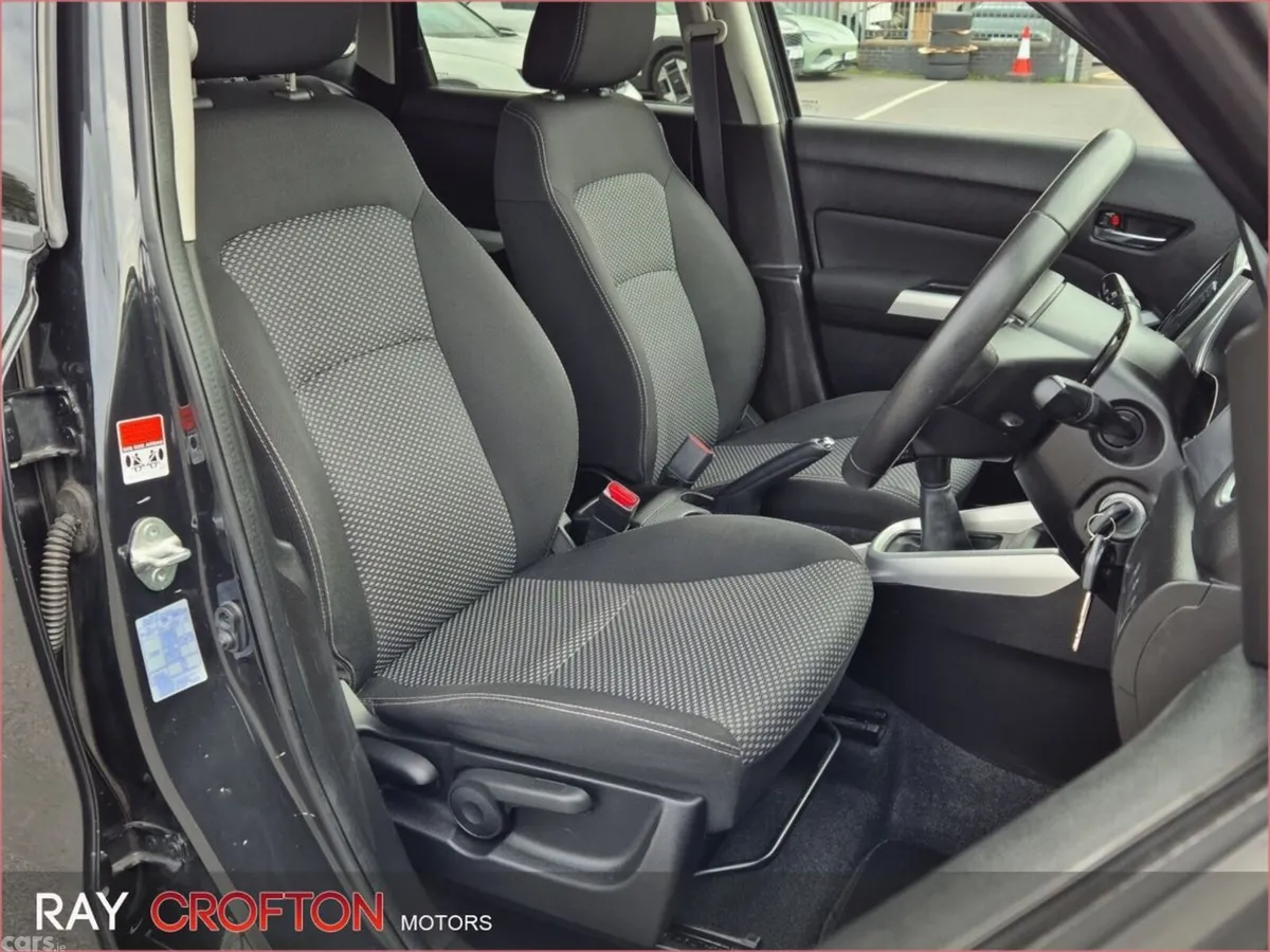 Suzuki Vitara SUV, Petrol, 2017, Black