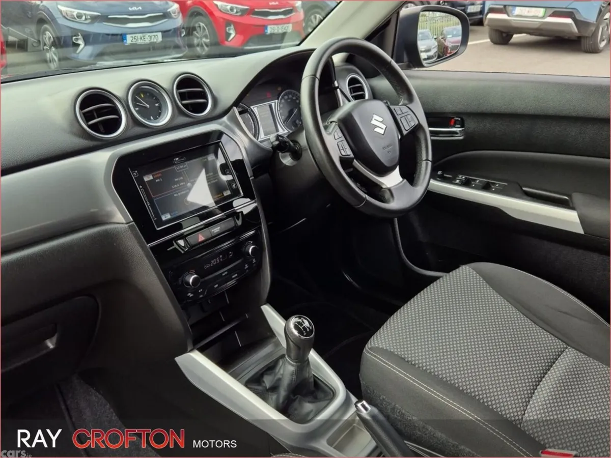 Suzuki Vitara SUV, Petrol, 2017, Black