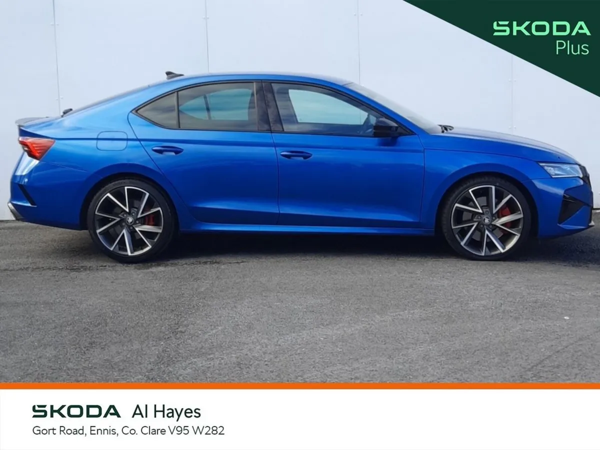 Skoda Octavia Saloon, Petrol, 2025, Blue