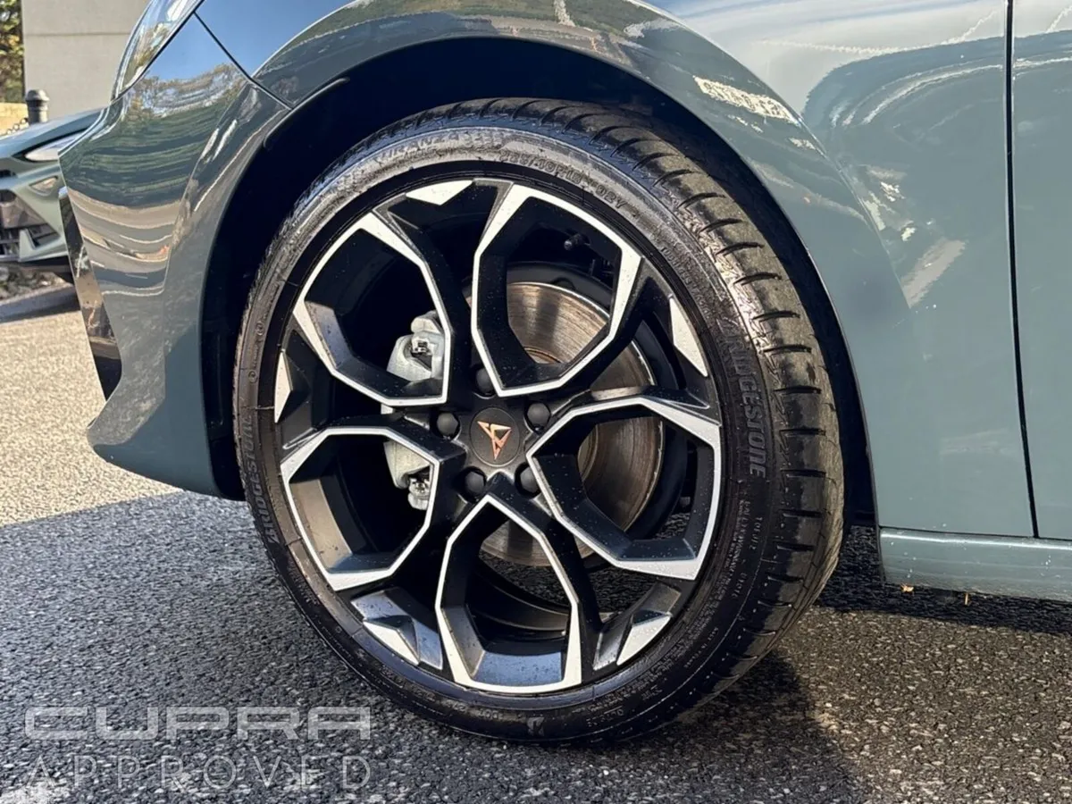 Cupra Leon Hatchback, Petrol, 2026, Blue
