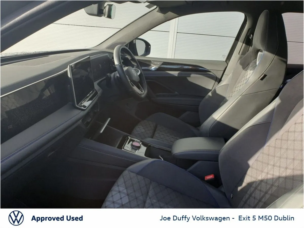 Volkswagen Tiguan SUV, Petrol Plug-in Hybrid, 2025, Black