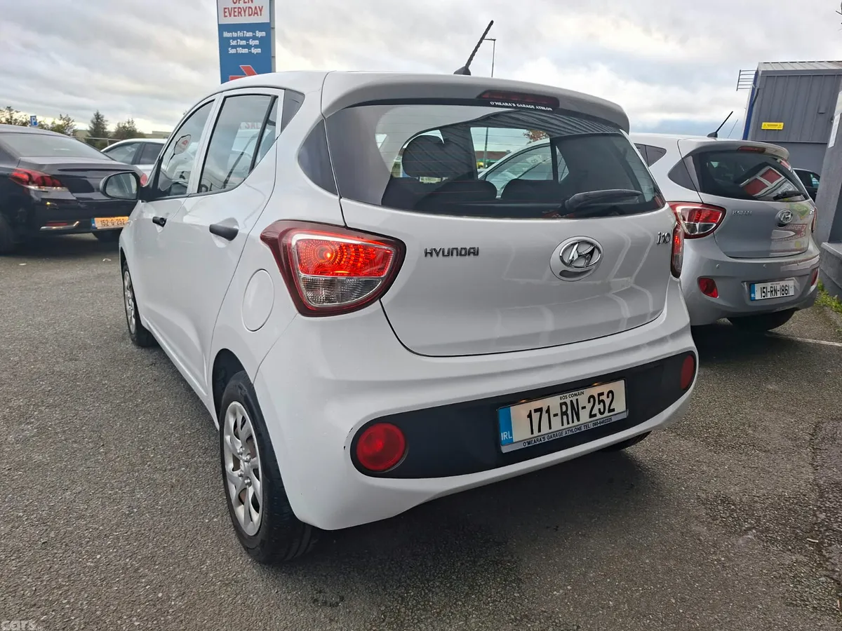 Hyundai i10 Hatchback, Petrol, 2017, White