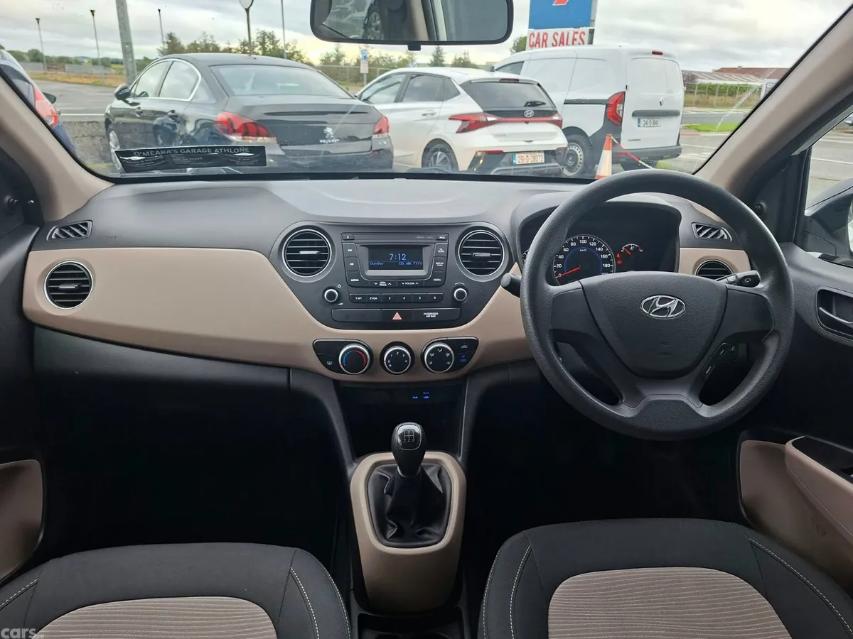 Hyundai i10 Hatchback, Petrol, 2017, White