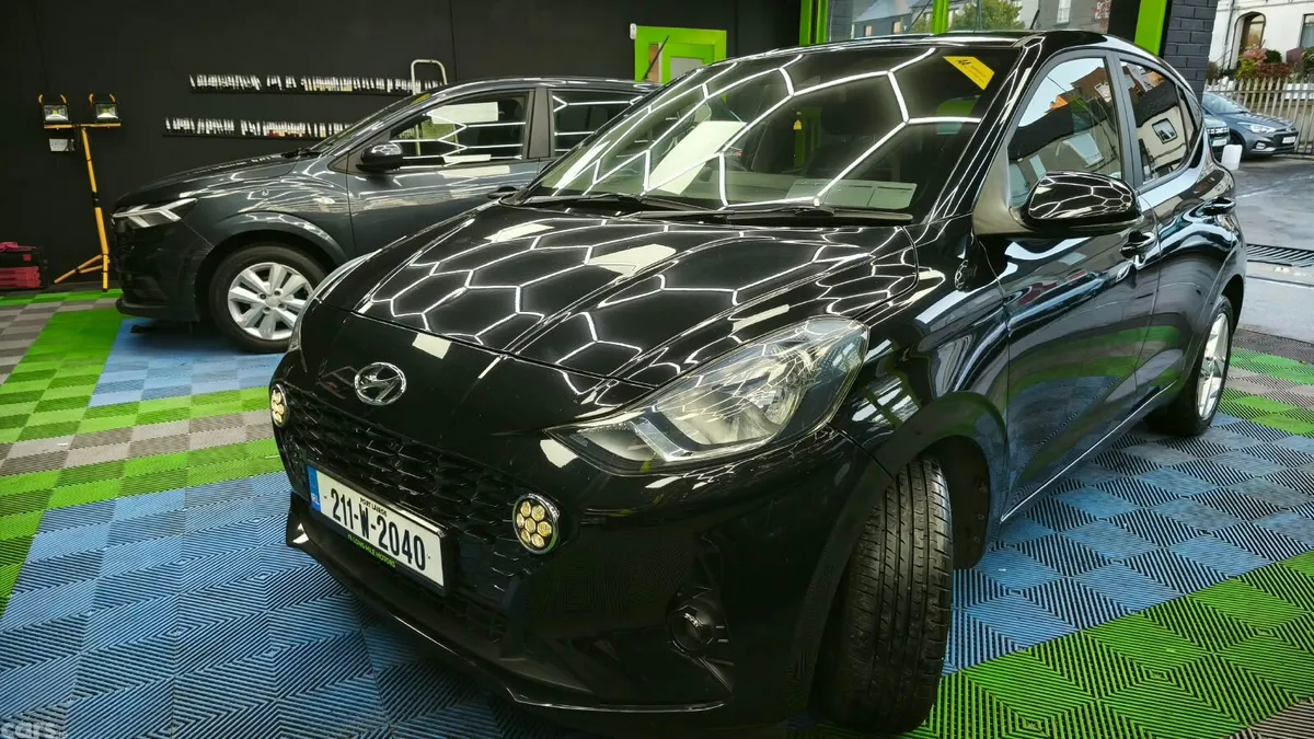 Hyundai i10 Hatchback, Petrol, 2021, Black