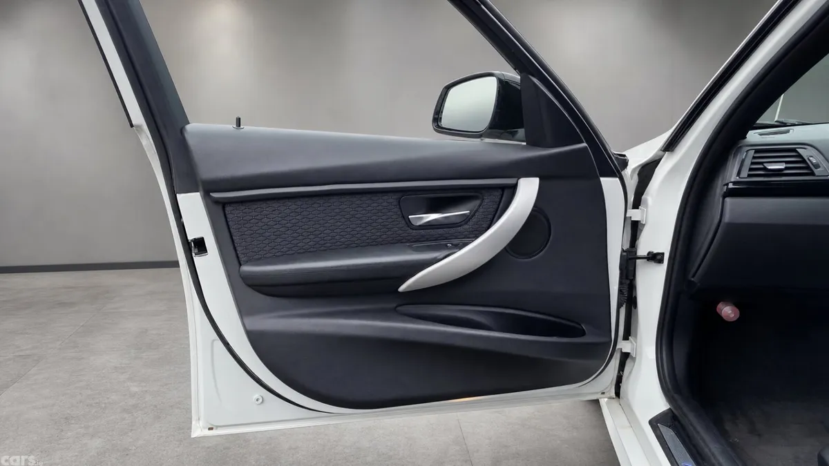 BMW 3-Series Saloon, Diesel, 2015, White