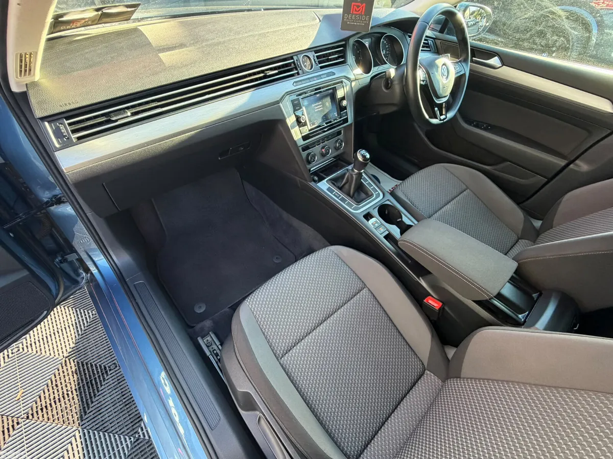 Volkswagen Passat Saloon, Petrol, 2018, Blue
