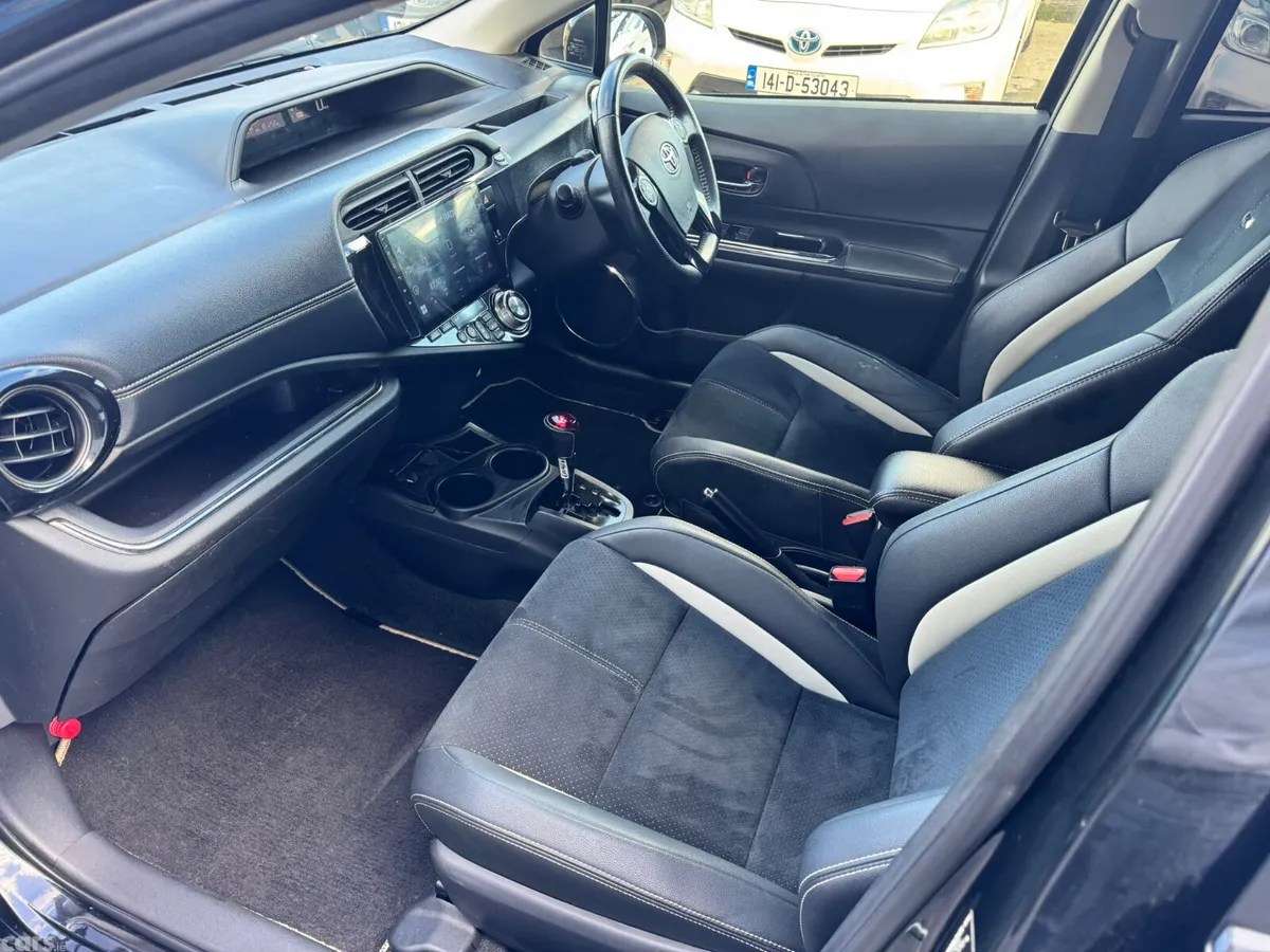 Toyota Aqua Hatchback, Petrol Hybrid, 2015, Black