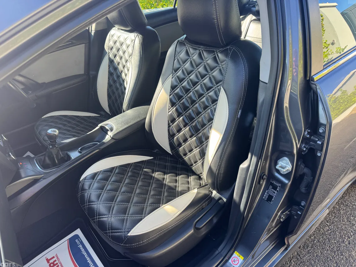Toyota Avensis Saloon, Diesel, 2015, Grey