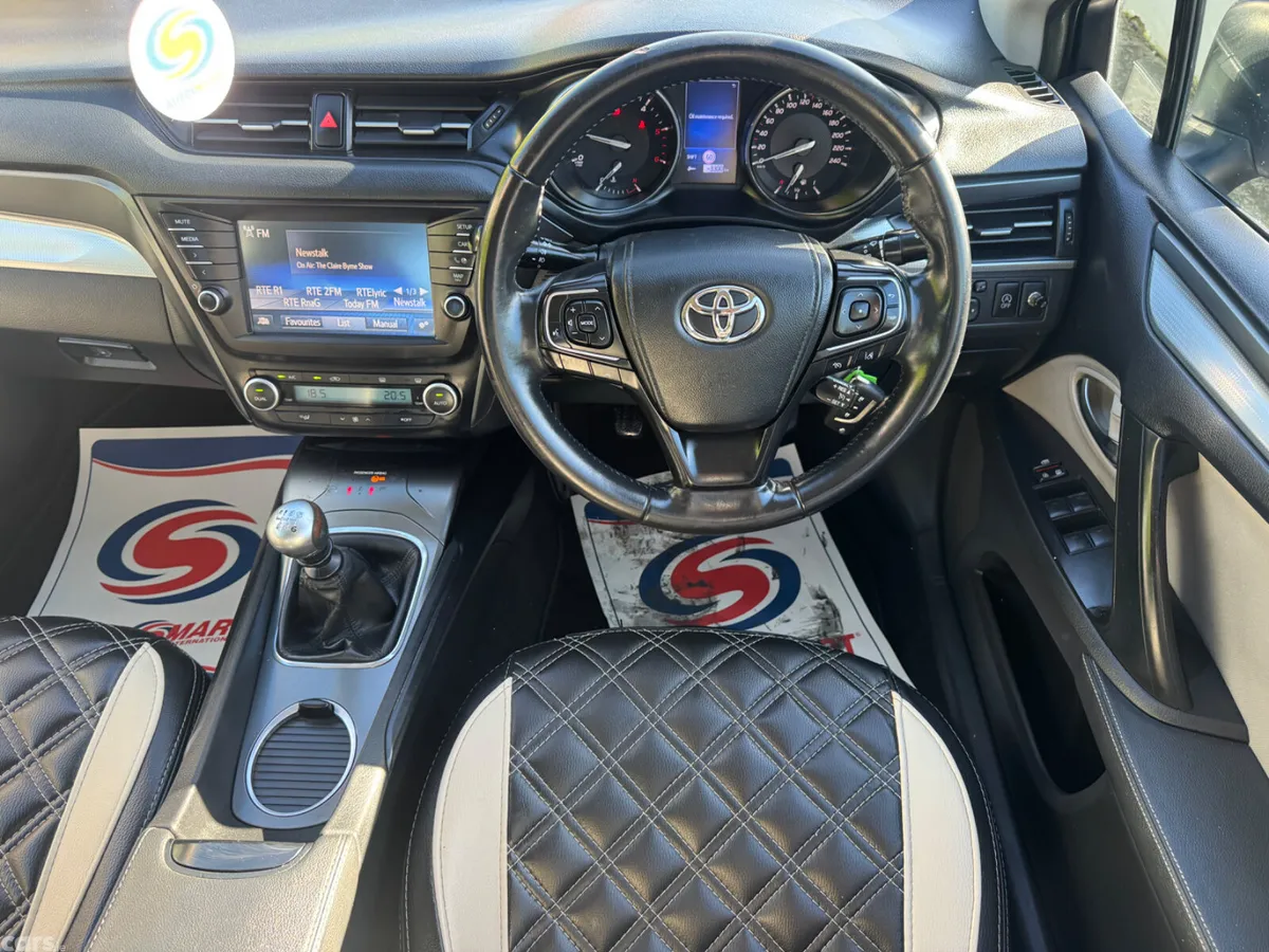 Toyota Avensis Saloon, Diesel, 2015, Grey