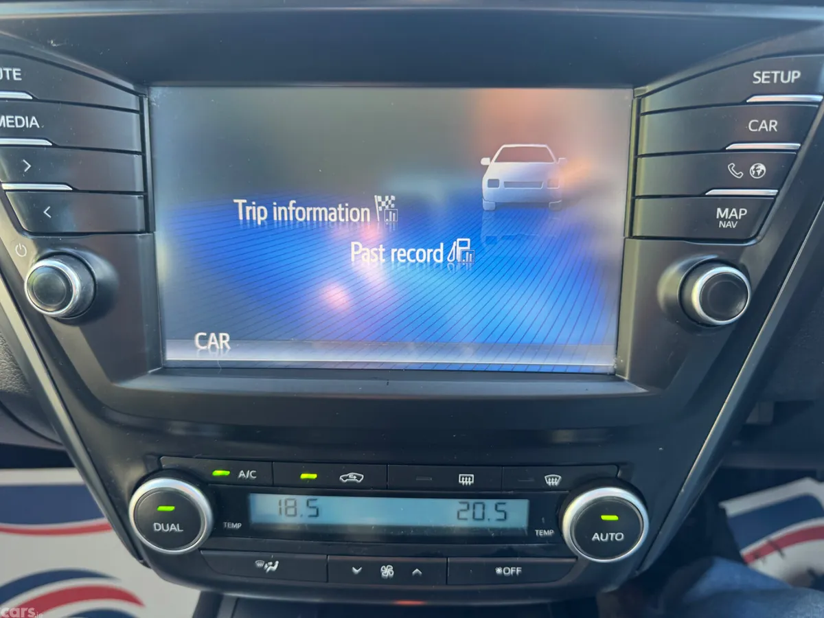 Toyota Avensis Saloon, Diesel, 2015, Grey