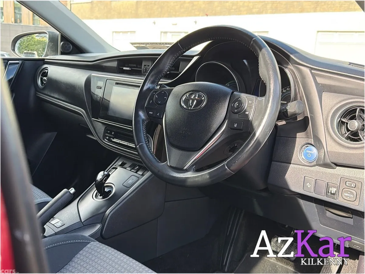 Toyota Auris Hatchback, Petrol Hybrid, 2018, Red