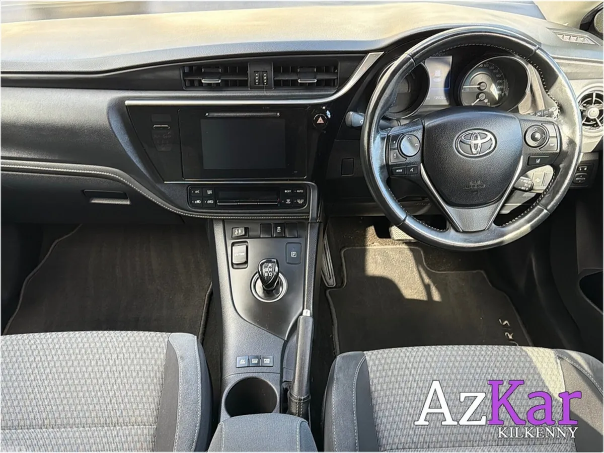 Toyota Auris Hatchback, Petrol Hybrid, 2018, Red