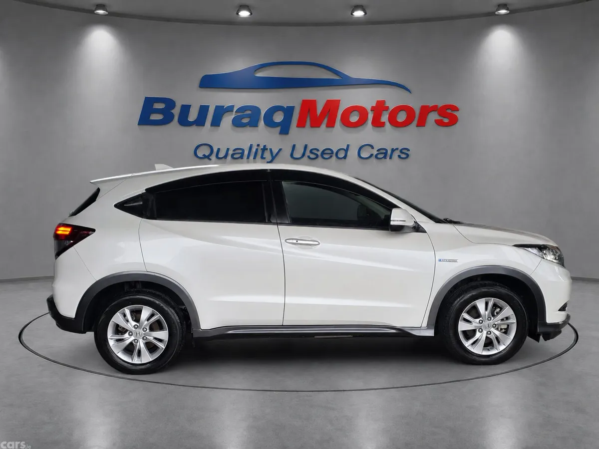 Honda Vezel SUV, Petrol Hybrid, 2017, White