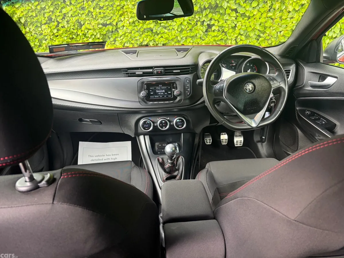 Alfa Romeo Giulietta Hatchback, Petrol, 2018, Red
