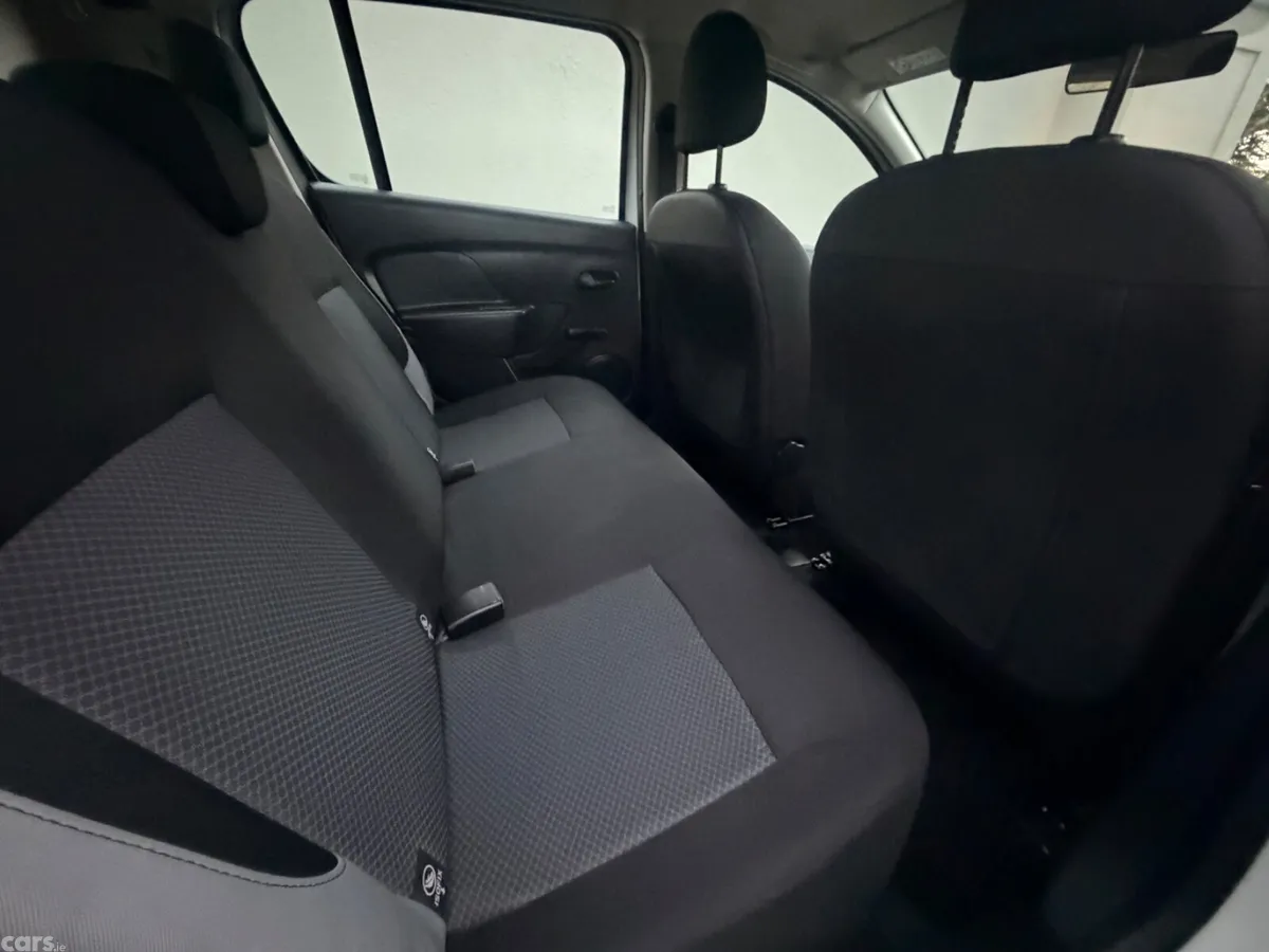 Dacia Sandero Hatchback, Petrol, 2015, White