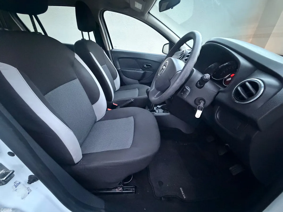 Dacia Sandero Hatchback, Petrol, 2015, White