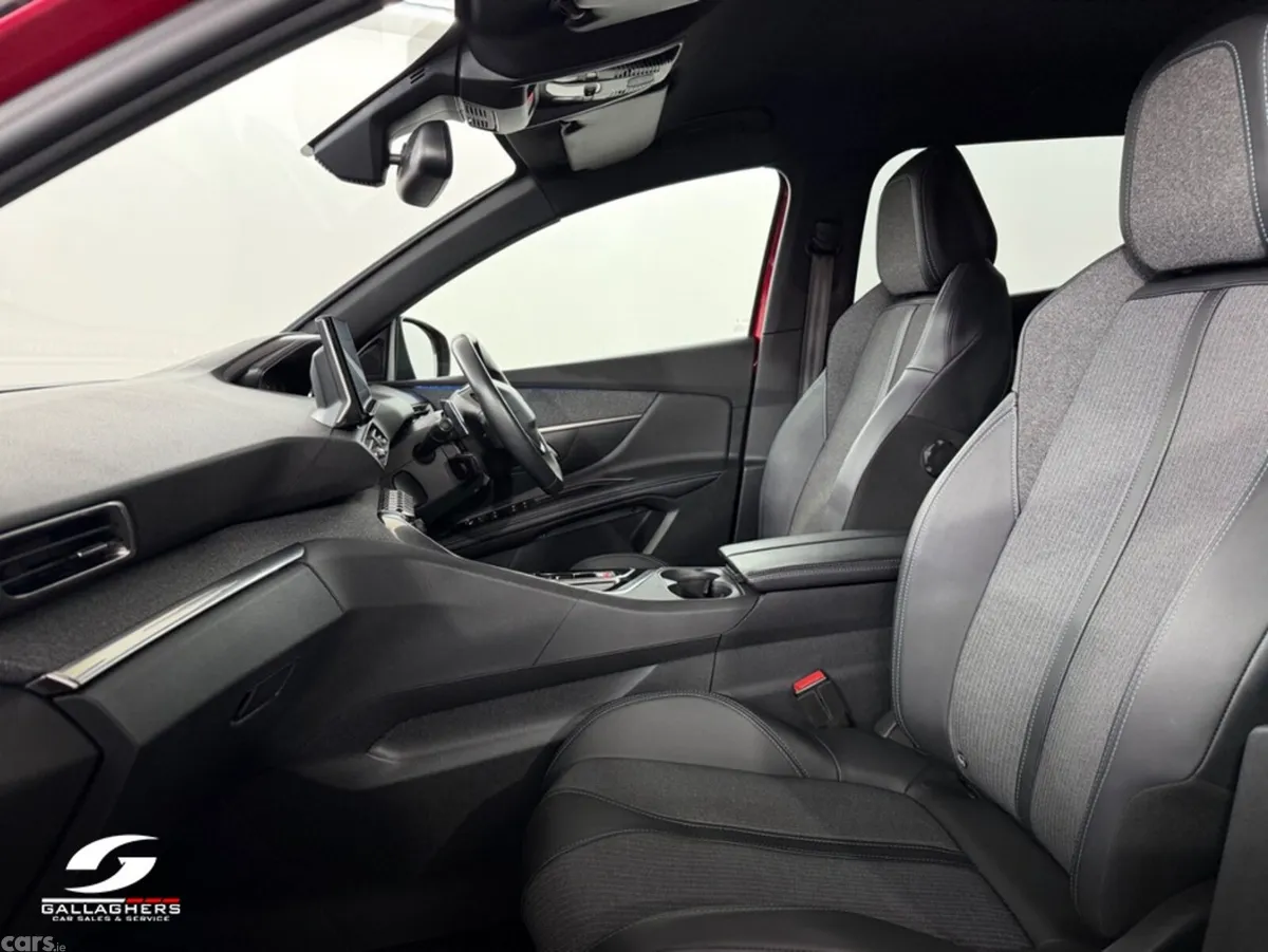 Peugeot 3008 MPV, Diesel, 2023, Red