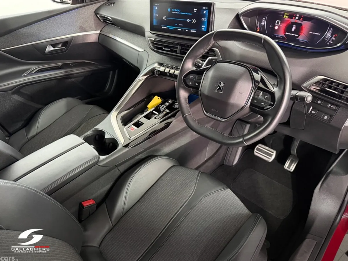 Peugeot 3008 MPV, Diesel, 2023, Red