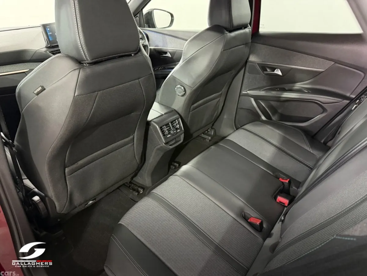 Peugeot 3008 MPV, Diesel, 2023, Red