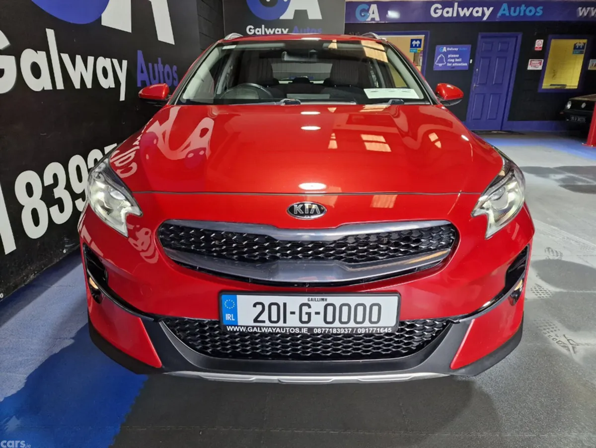 Kia XCeed Hatchback, Petrol, 2020, Red