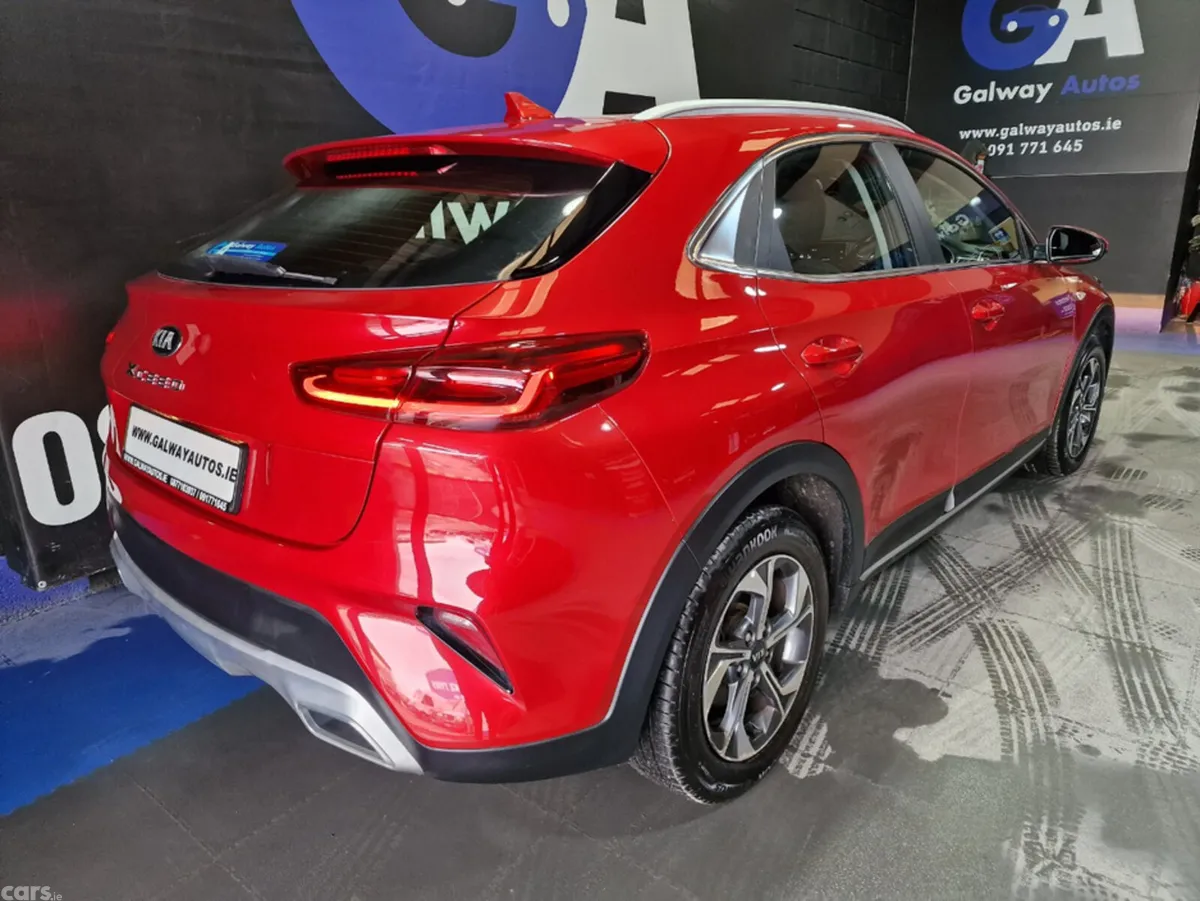 Kia XCeed Hatchback, Petrol, 2020, Red