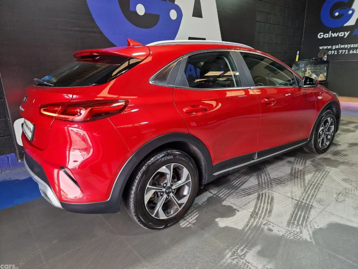 Kia XCeed Hatchback, Petrol, 2020, Red