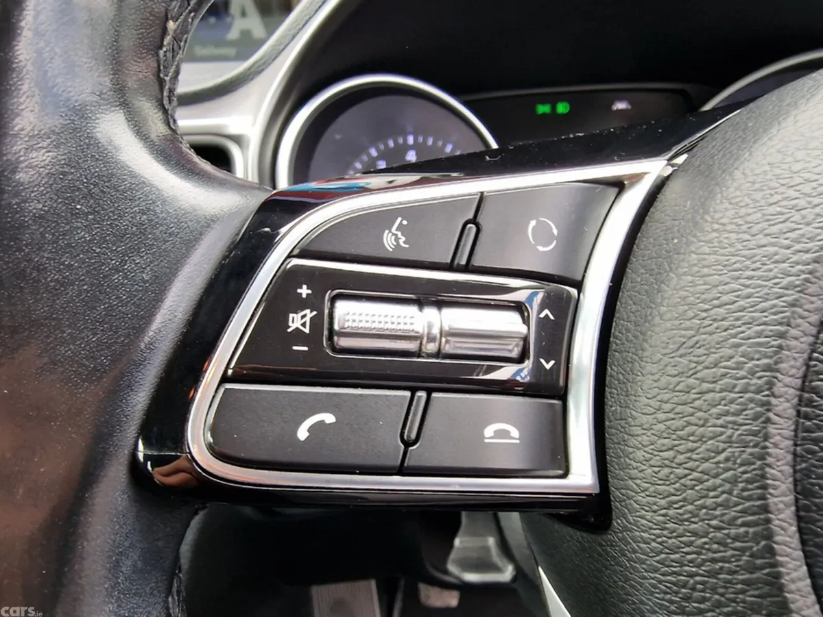 Kia XCeed Hatchback, Petrol, 2020, Red
