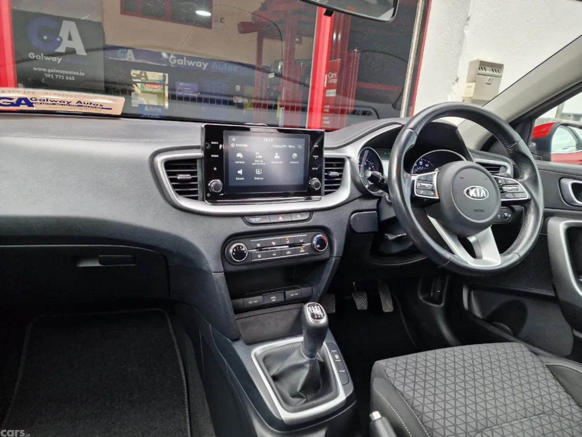 Kia XCeed Hatchback, Petrol, 2020, Red