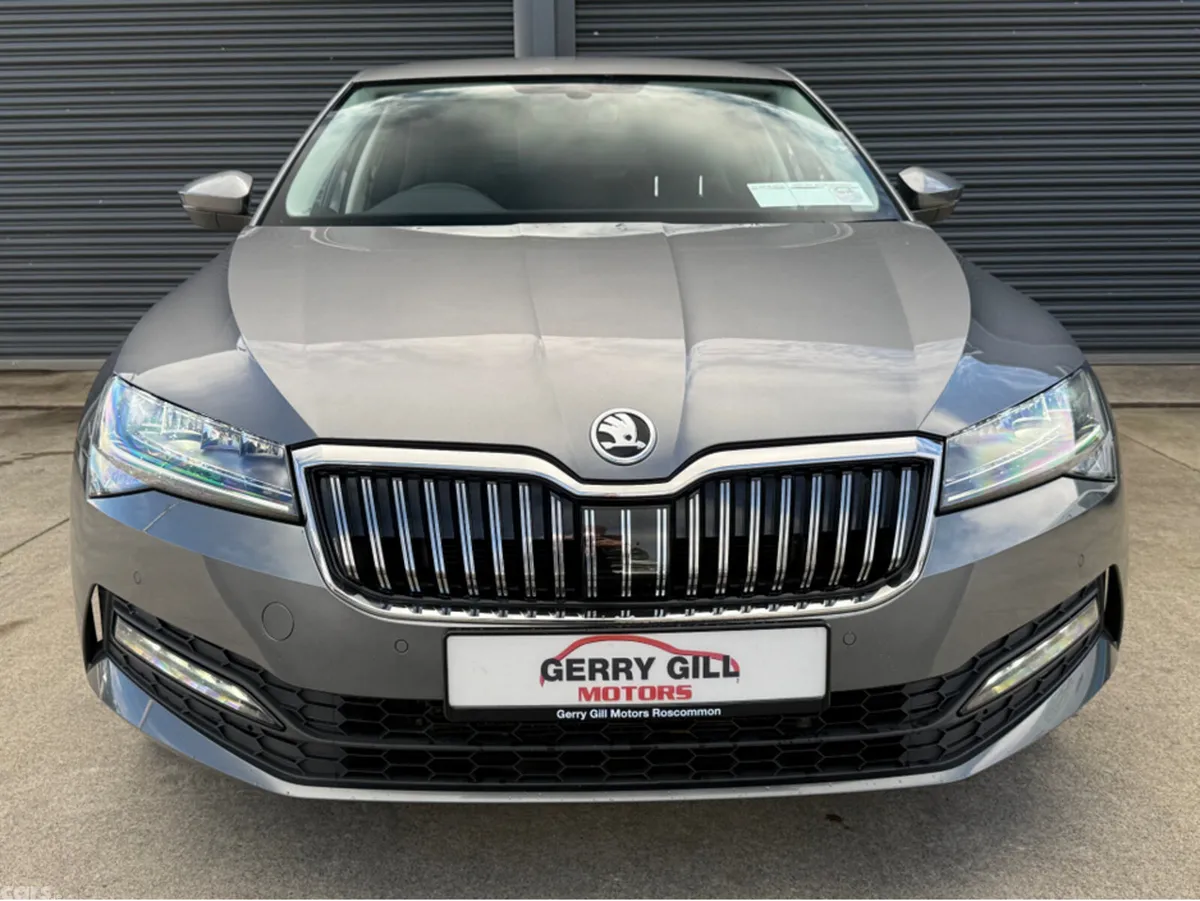 Skoda Superb Hatchback, Diesel, 2023, Grey