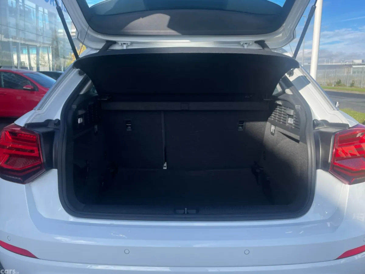 Audi Q2 Hatchback, Petrol, 2017, White