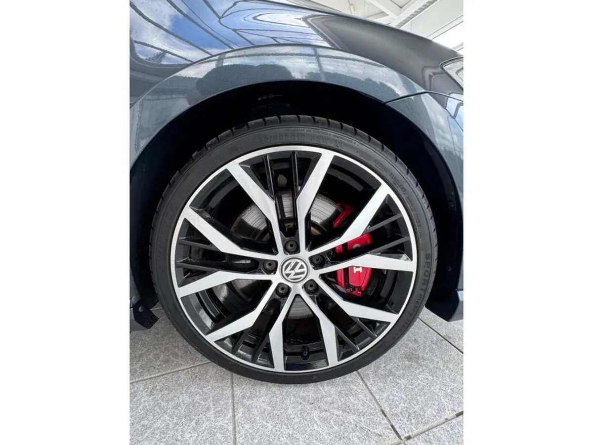 Volkswagen Golf Hatchback, Petrol, 2019, Blue