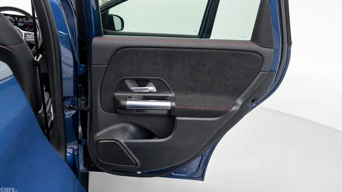 Mercedes-Benz B-Class Hatchback, Diesel, 2020, Blue