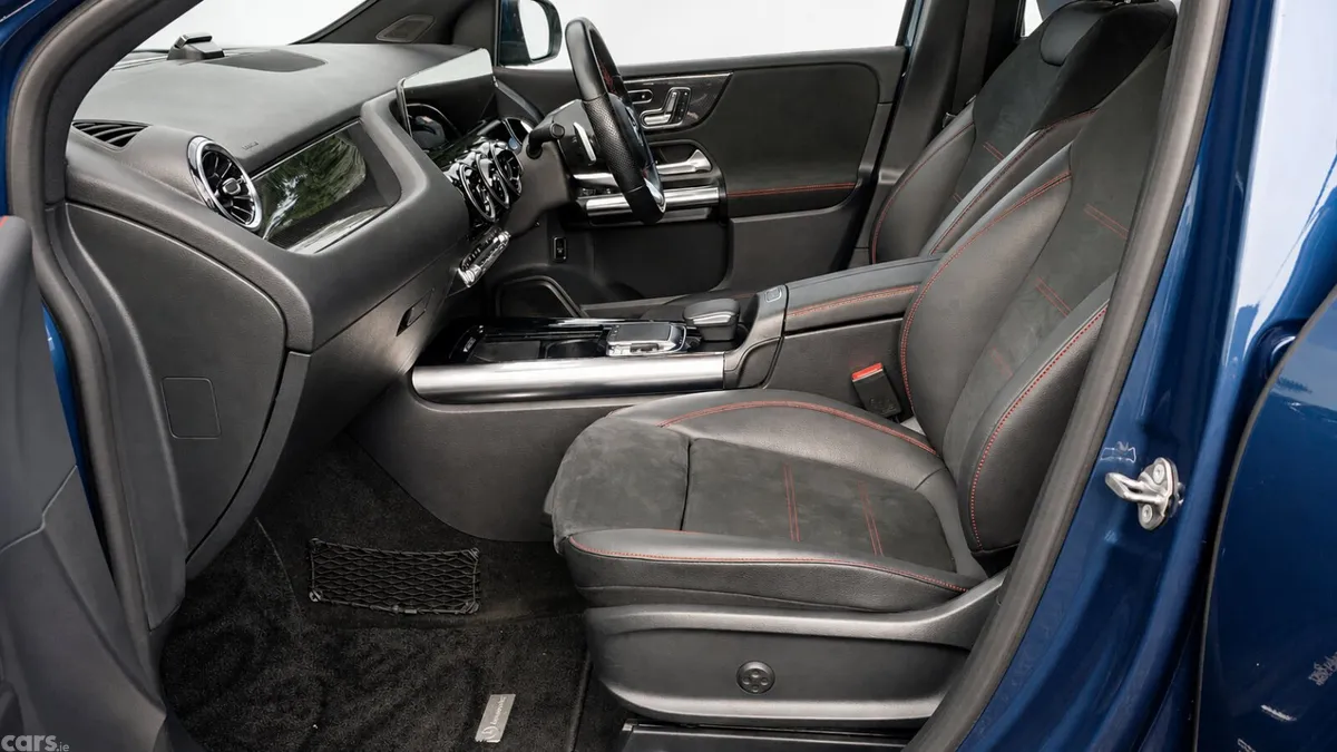 Mercedes-Benz B-Class Hatchback, Diesel, 2020, Blue