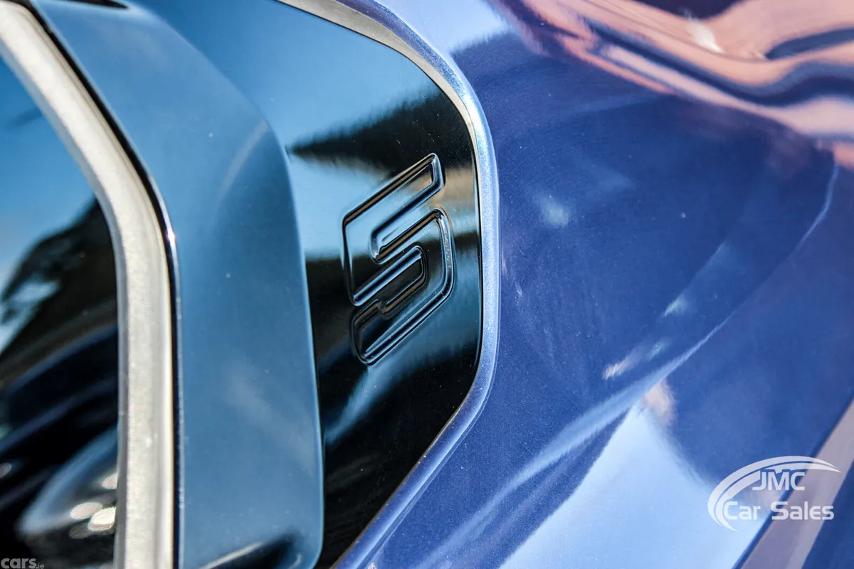 BMW 5-Series Saloon, Petrol Plug-in Hybrid, 2025, Blue