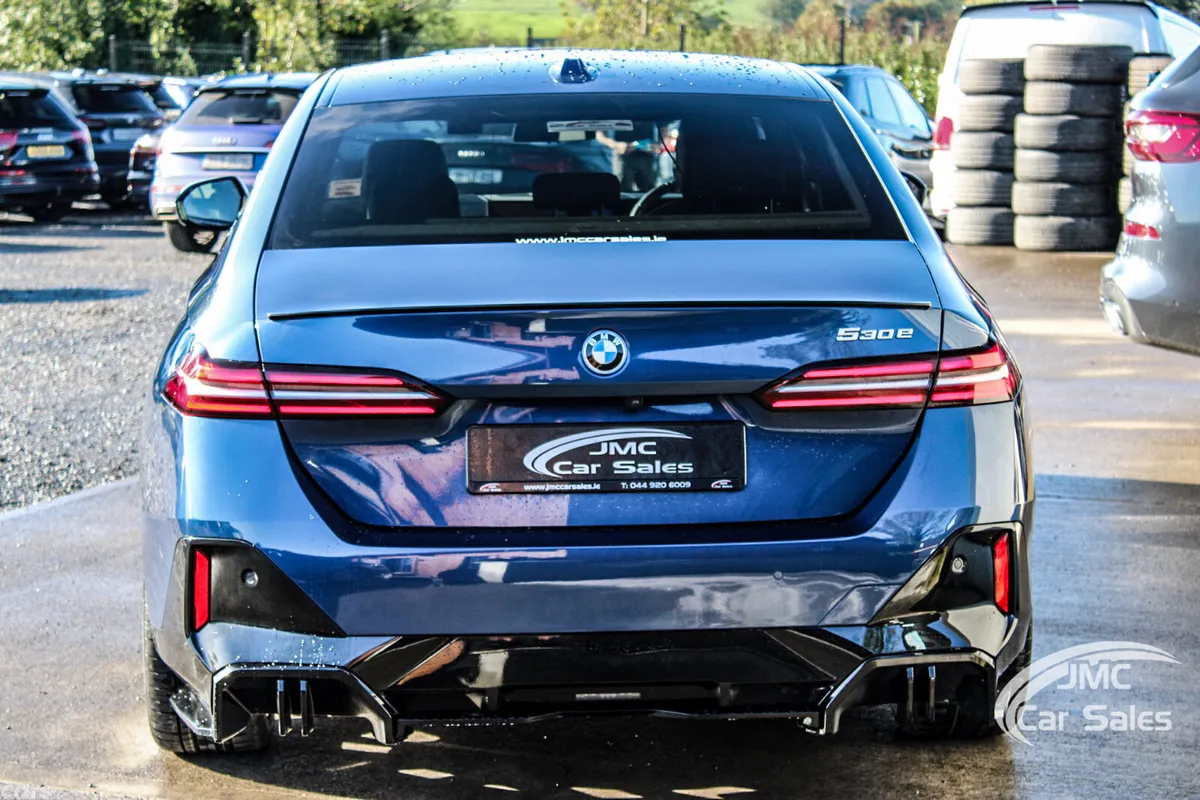 BMW 5-Series Saloon, Petrol Plug-in Hybrid, 2025, Blue
