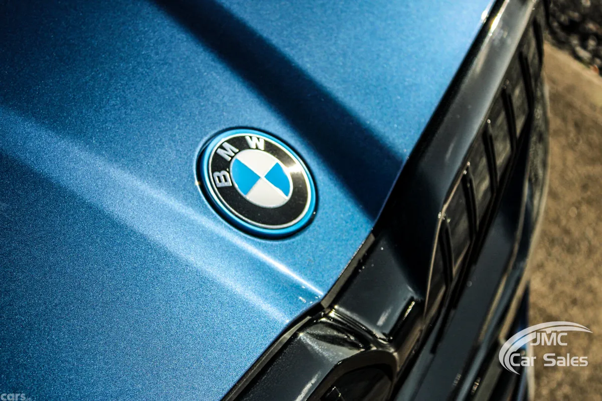 BMW 5-Series Saloon, Petrol Plug-in Hybrid, 2025, Blue