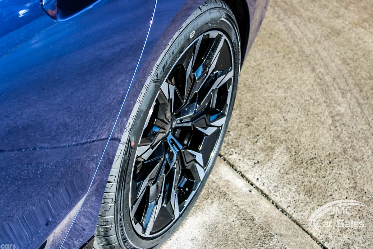 BMW 5-Series Saloon, Petrol Plug-in Hybrid, 2025, Blue