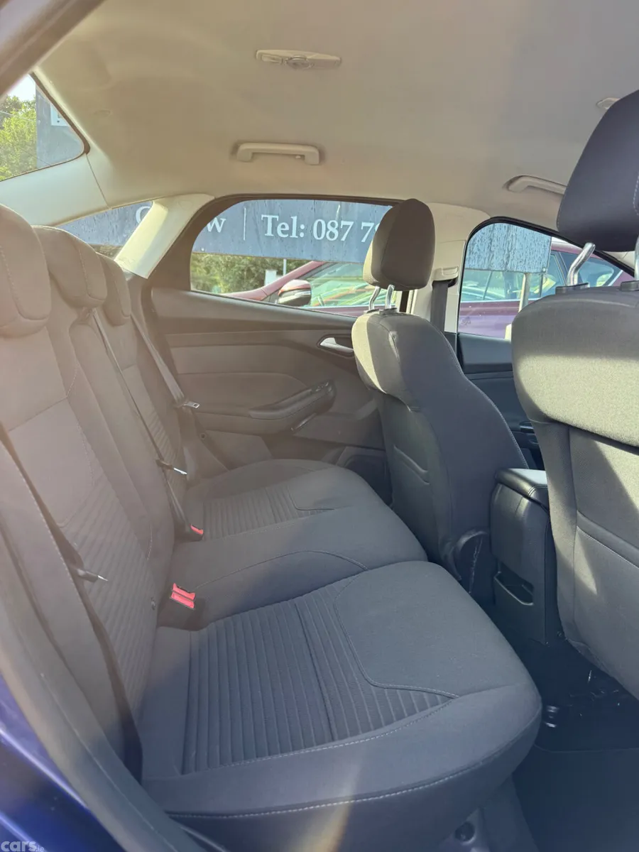 Ford Focus Saloon, Petrol, 2017, Blue