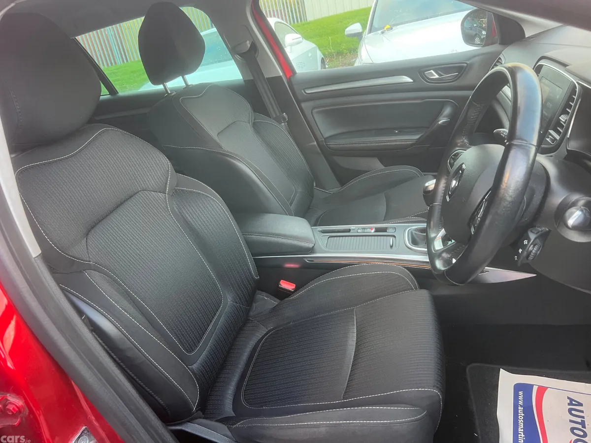 Renault Megane Estate, Diesel, 2019, Red