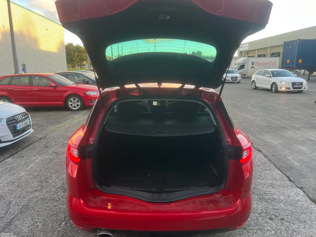 Renault Megane Estate, Diesel, 2019, Red