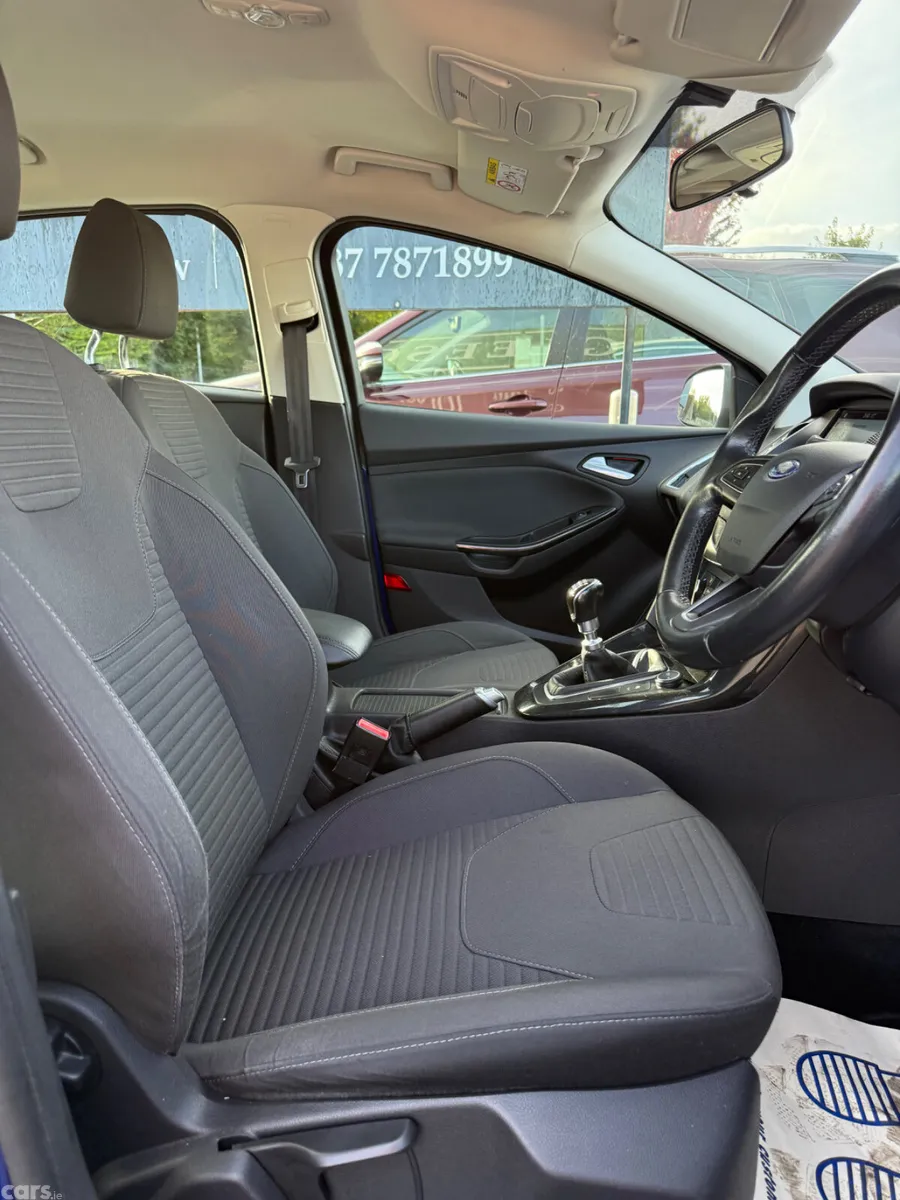 Ford Focus Saloon, Petrol, 2017, Blue